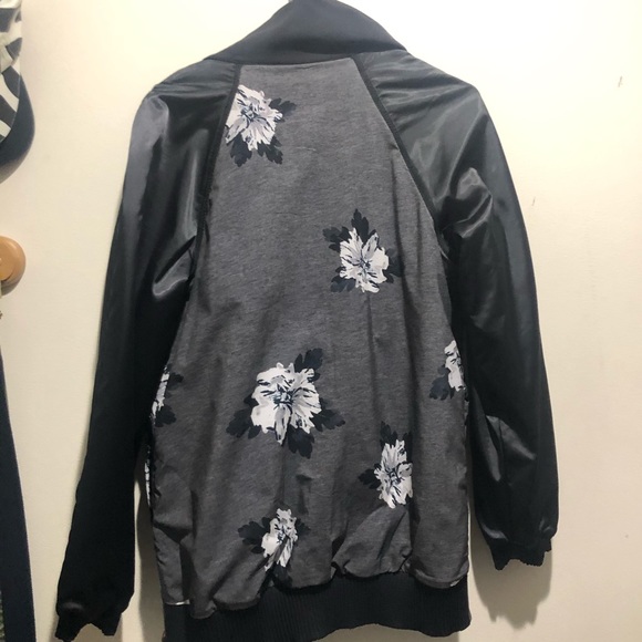 RARE Lululemon Reversible Print Bomber Jacket - Picture 6 of 10